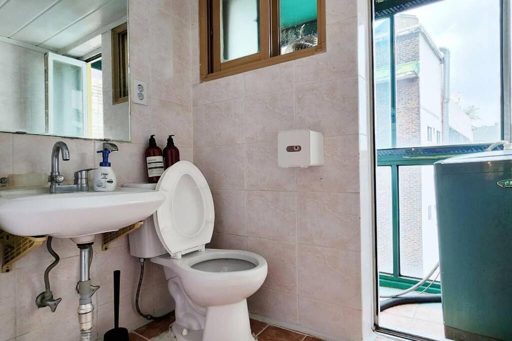 Apartment K-11 Hongdae Yeontral Park