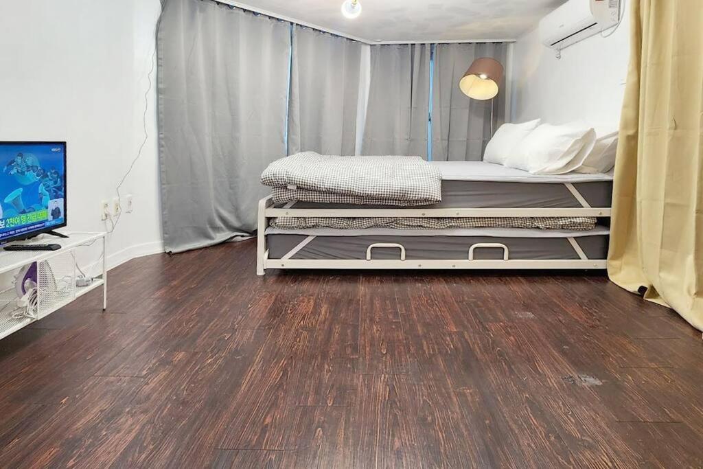K-11 Hongdae Yeontral Park Apartment