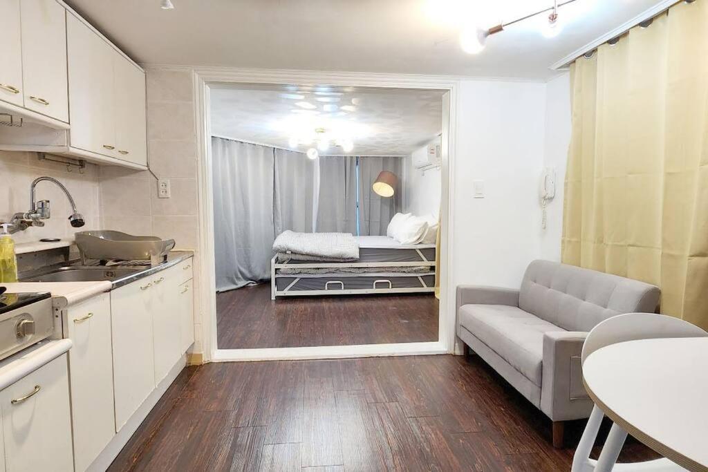 Apartment K-11 Hongdae Yeontral Park